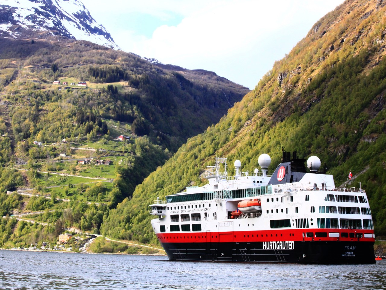 Expeditionen: Antarktis   HX   Fram Santiago   HX Expeditions