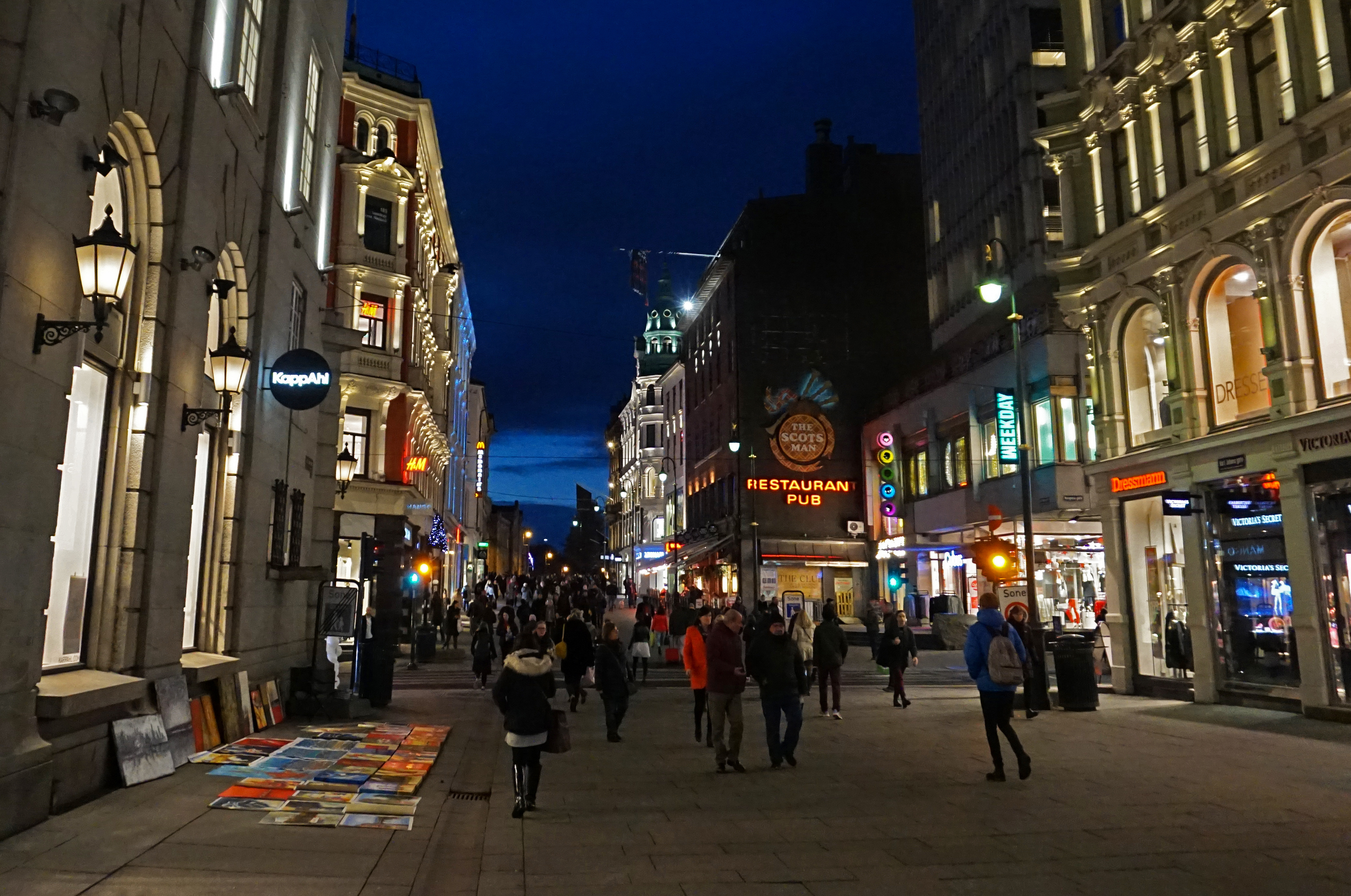 Hurtigruten: Evening at Karl Johan Street  Tord Baklund   VisitOslo ca