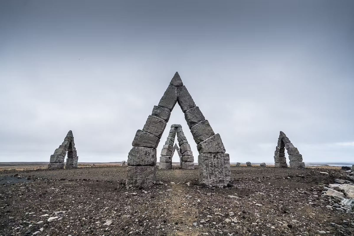Rundreisen: Island Arctic Coast way Arctic Henge
