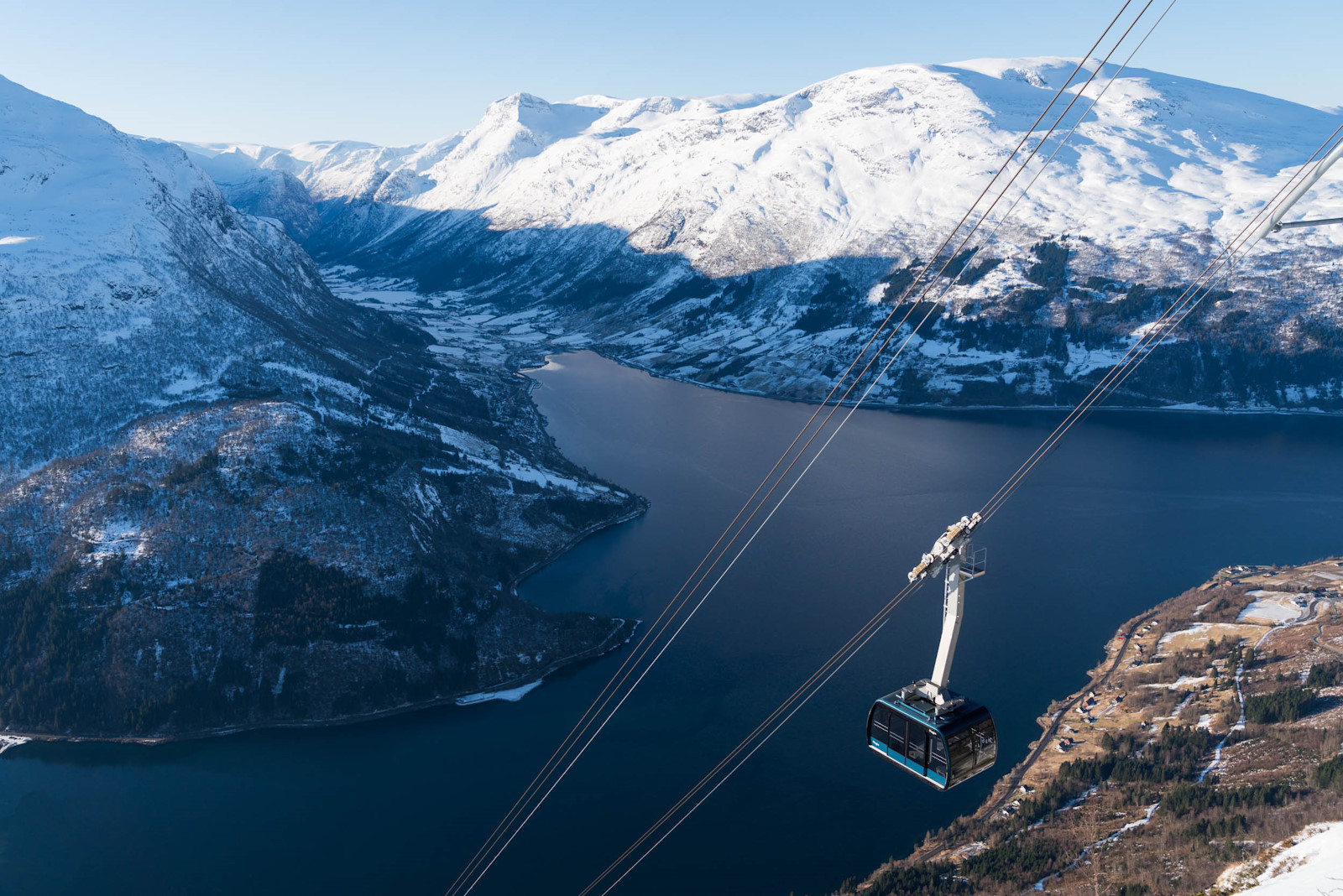Hurtigruten: Loen Skylift