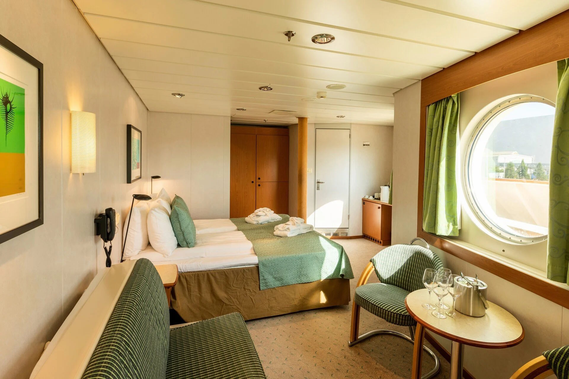 Expeditionen: Mini Suite auf dem Mittel und Oberdeck