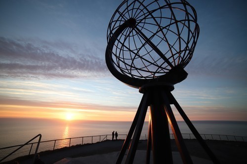 Hurtigruten: nordkapp globus carina dunkhorst hurtigruten