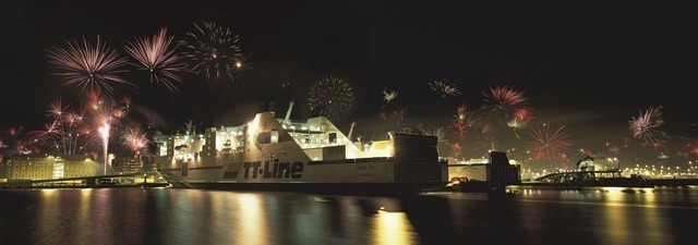 Weihnachten & Silvester: feuerwerk hafen tt line