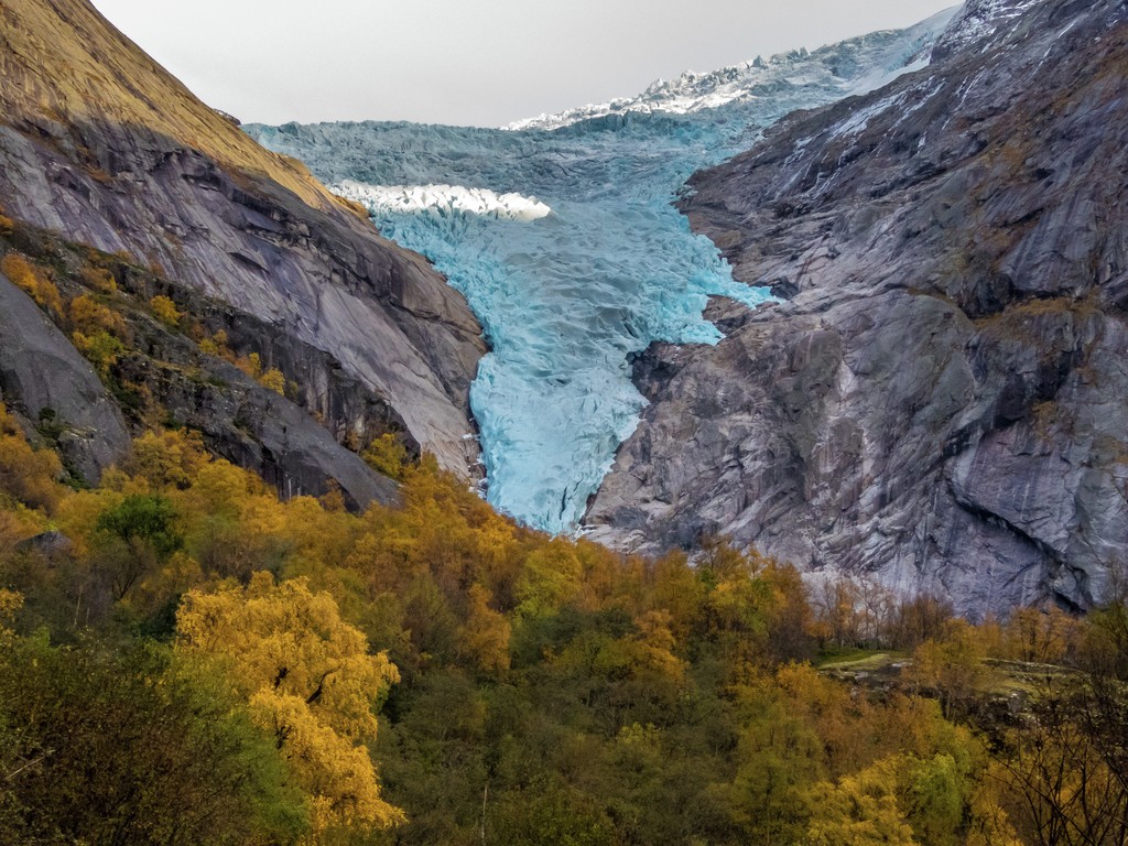 Sommer: briksdalsbreen bjarte haugen fjordnorway com