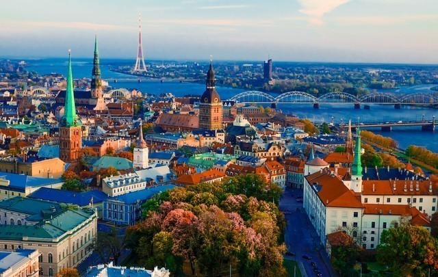 Sommer: riga latvia travel