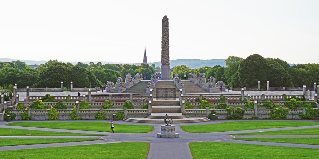 Sommer: vigelandspark oslo tord baklund visitoslo