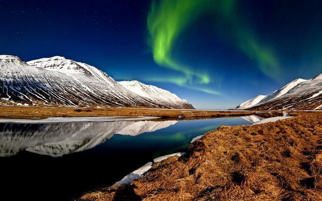 Weihnachten & Silvester: hedinsfjordur voelundur jonsson visiticeland