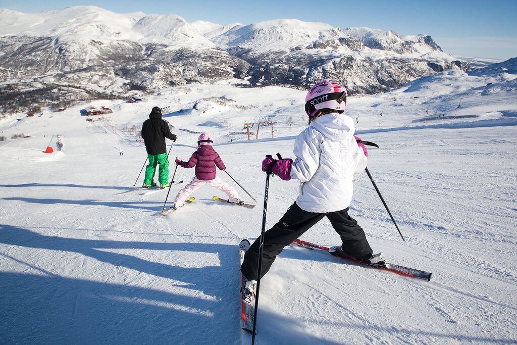 Winter: skiing in hemsedal nils erik bjorholt visitnorway com