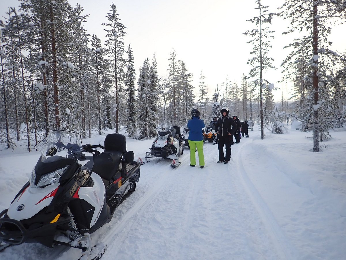 Winter: Schneemobilreise