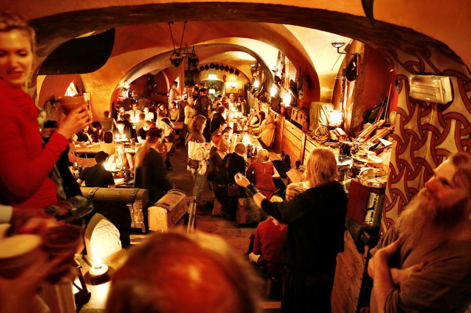 Sommer: Schweden Stockholm Aifur Krog Bar