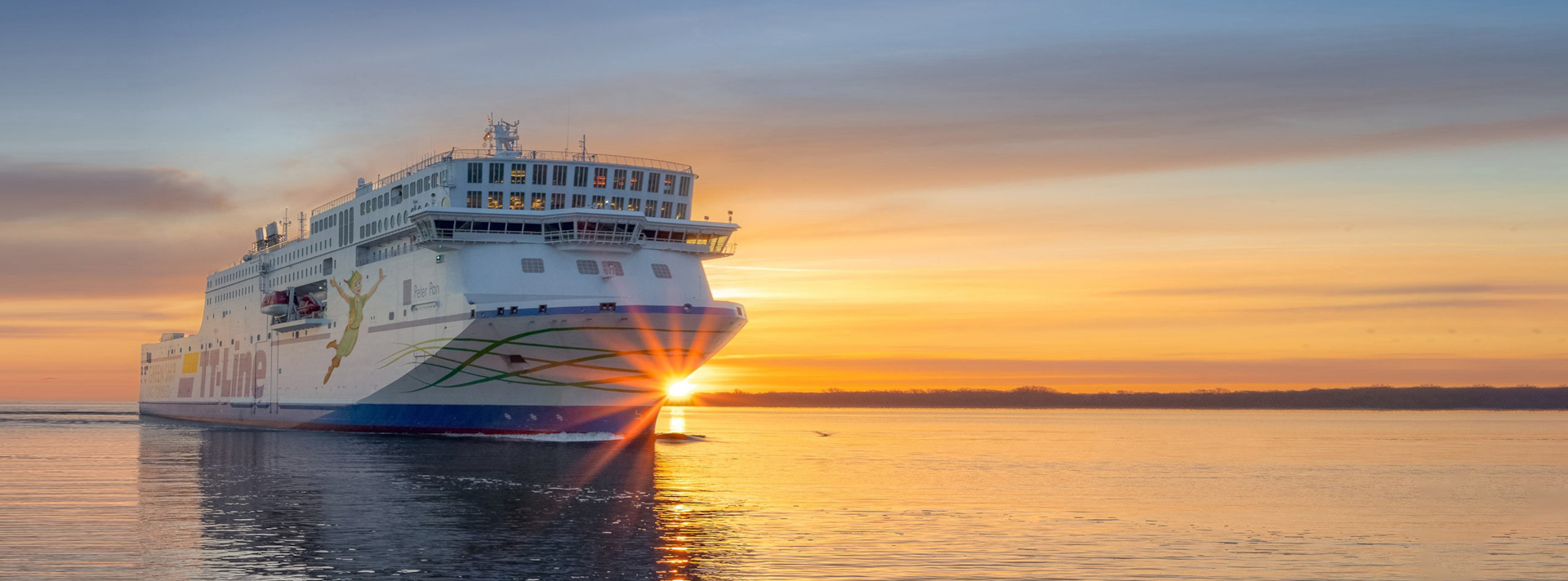 Sommer: TT Line Schiff