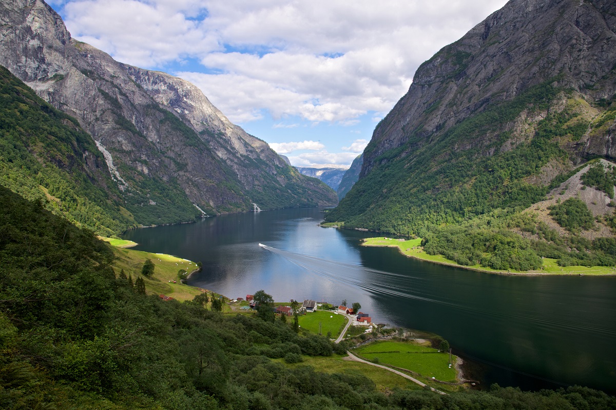 Havila: The aeroiyfjorden oiyvind Heen   VisitNorway
