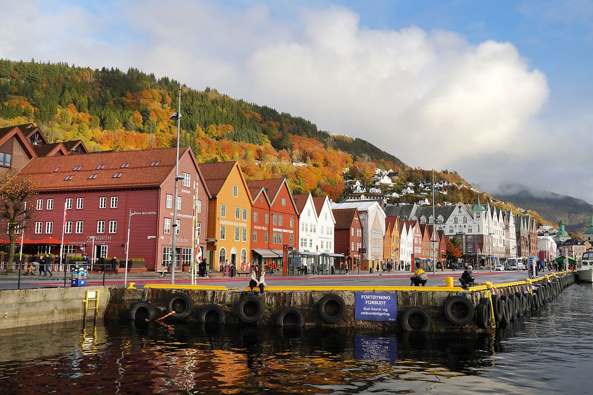 Havila: Bergen Bryggen autumn ChristineBaglo VisitNorway