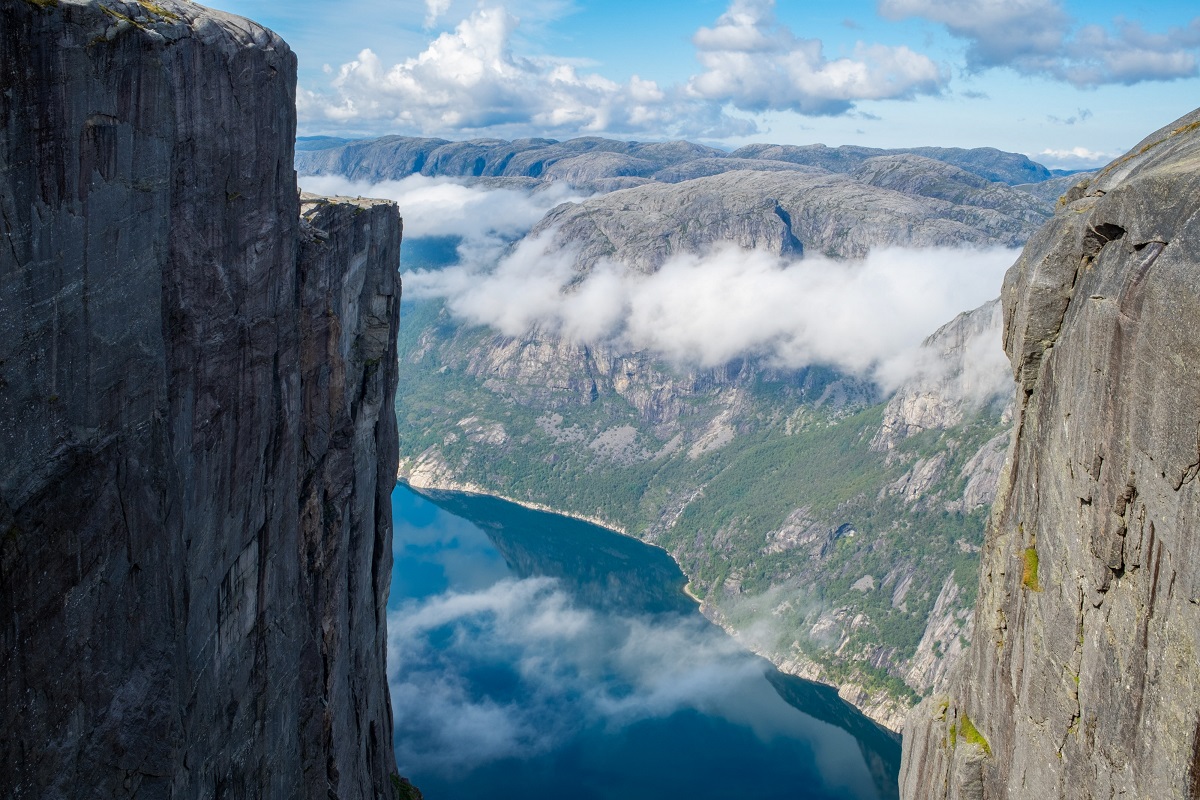 Nicko cruises: KjeragthemajestyoftheLysefjord AmandaSotberg FotoknoffERegionStavangervisitnorway