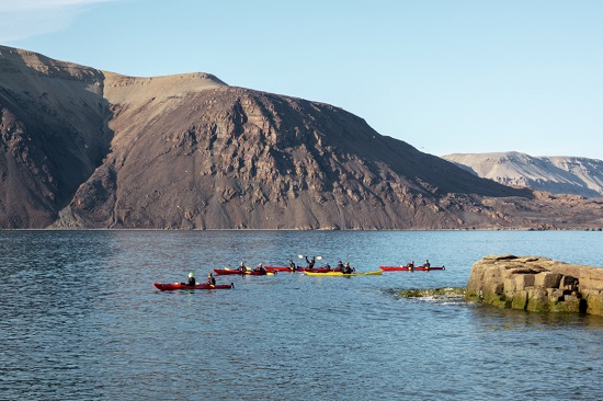 Expeditionen: kayaking dundas harbor canada camille seaman hurtigruten