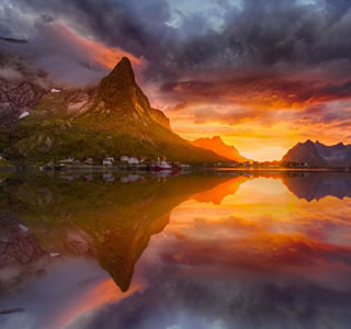 Mitternachtssone Lofoten © Joern Allan Pedersen/ Visitnorway.com