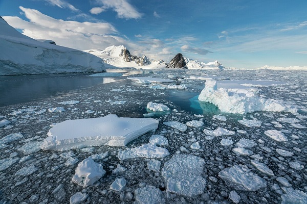 Expeditionen: scenery antarctica yuri matisse choufour hurtigruten